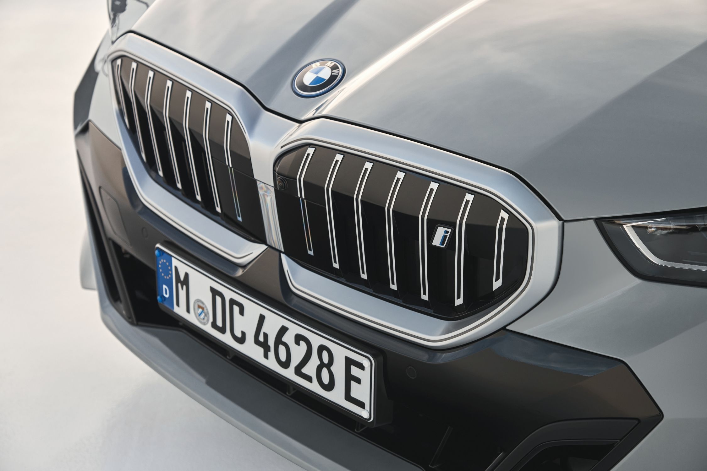 BMW i5 virsbūve un dizains